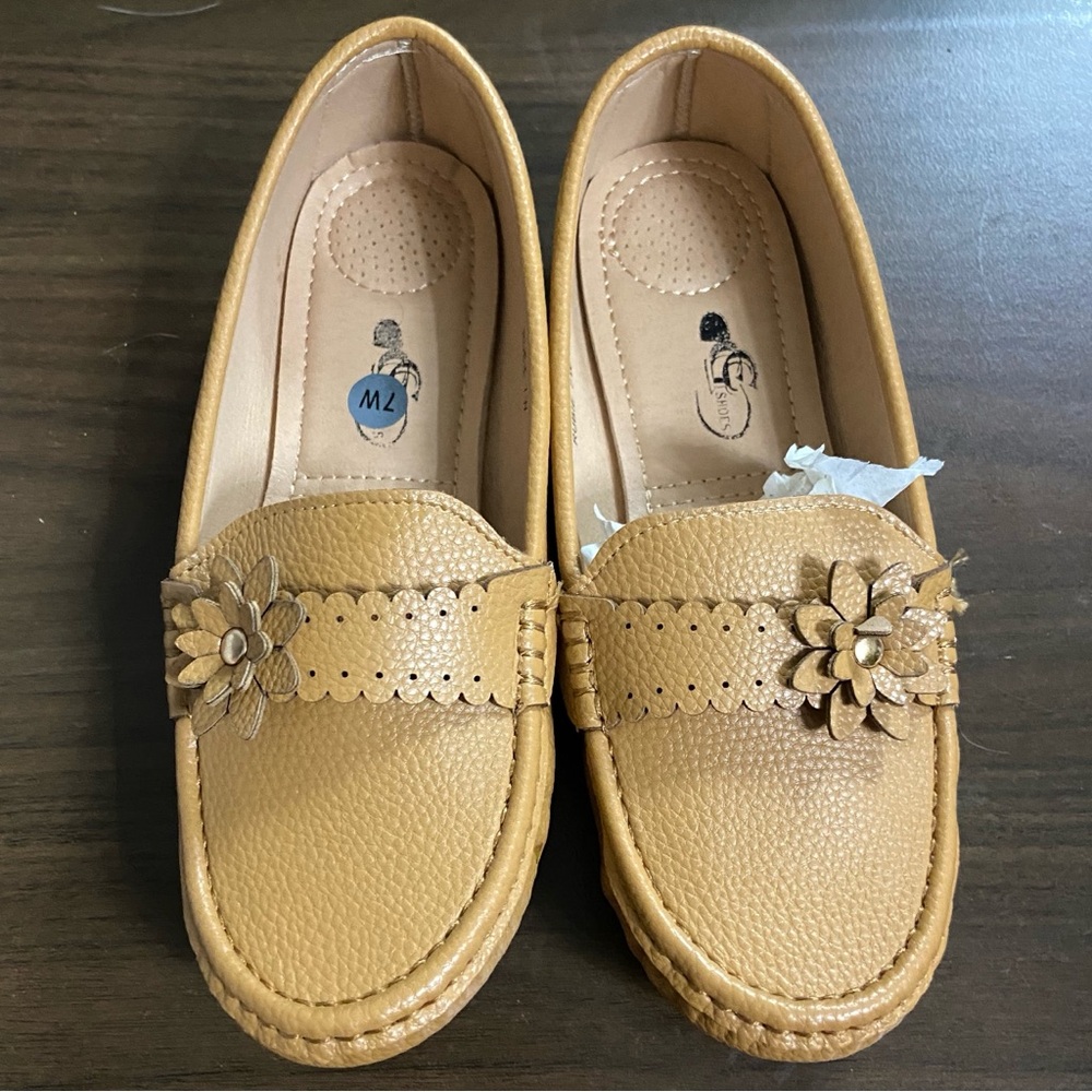 Loafers Slip On Flats in Tan Color